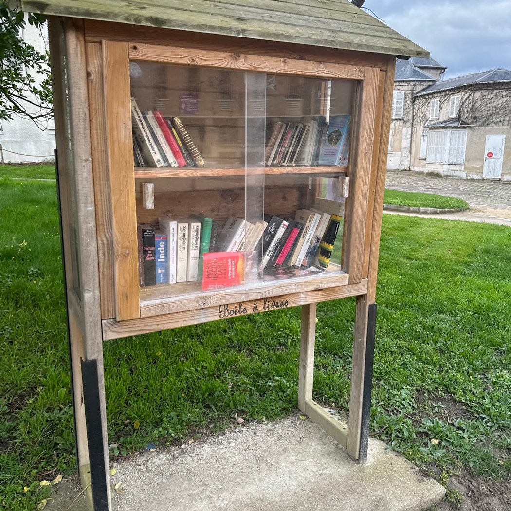 Boite a livre du parc Raspail 3